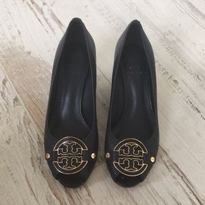 Tory Burch Amanda Wedge Size 7 Navy Blue